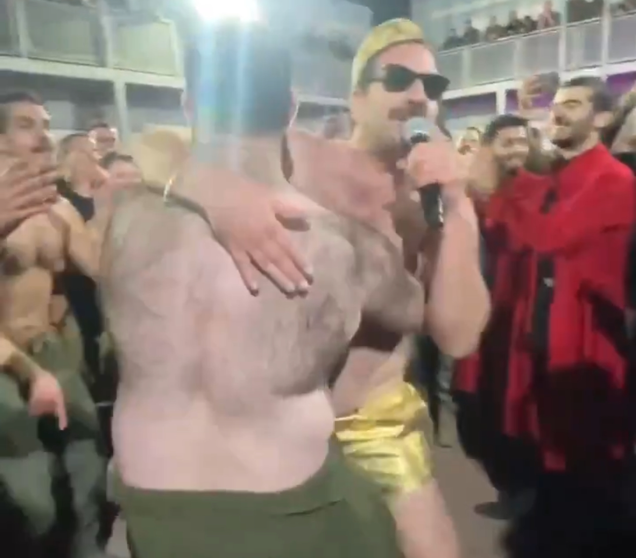 אחרי ההופעה שלו שעוררה סערה: צה"ל אוסר על אביהו פנחסוב להופיע בפני חיילים