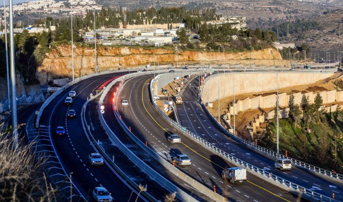העבודות שתוכננו להתקיים בשבת בכביש 1 – בוטלו ברגע האחרון