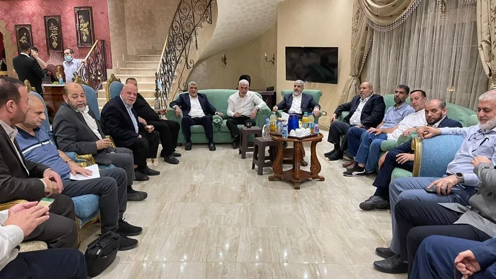 גורם בכיר בחמאס לסוכנות רויטרס: השיחות בקהיר להפסקת אש בעזה קרסו; גורם ישראלי: עדיין מחכים לתשובת חמאס