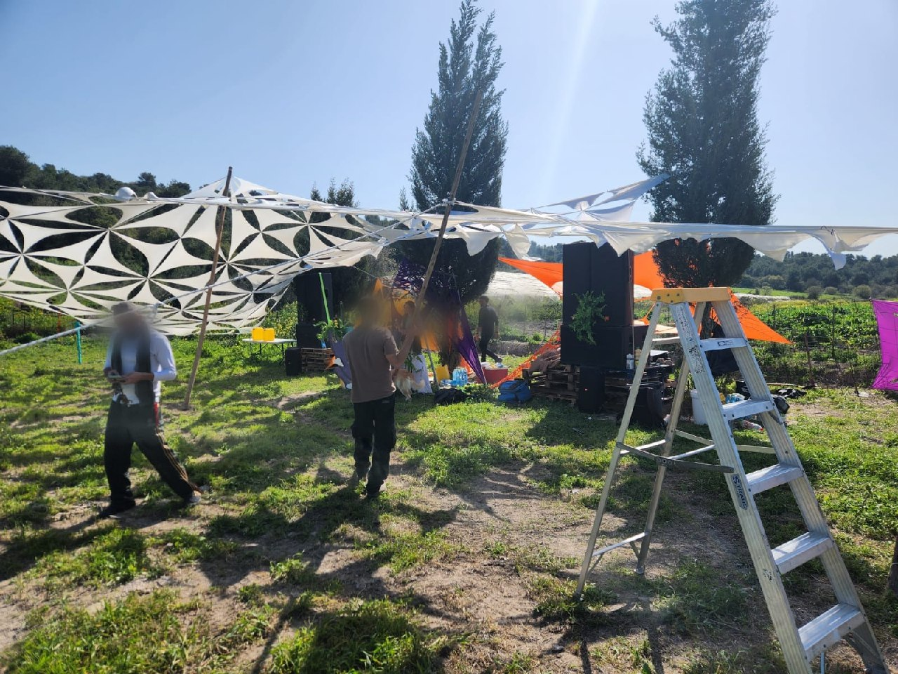 המשטרה פיזרה במהלך סוף השבוע מאות צעירים משלוש מסיבות טבע