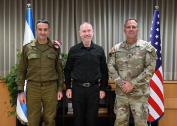 מפקד פיקוד המרכז של צבא ארה״ב יבקר היום בישראל לשיחות תיאום לקראת מתקפה איראנית אפשרית  
