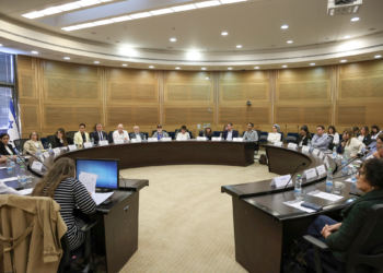 שורד השואה על מתקפת ה-7.10: "חשתי תחושת פחד; במשך שלושה ימים הסתתרתי בממ"ד לבד"
