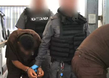 התובע הראשי הודה: בוצעו שיחות למחבלי נוחבה ששוחררו לעזה