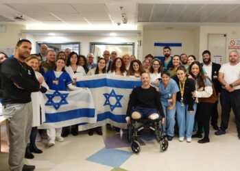 "מרגש: אלישע מדן, שנפצע אנוש ואיבד את שתי רגליו במלחמה בעזה, ישיא משואה ביום העצמאות 🇮🇱"