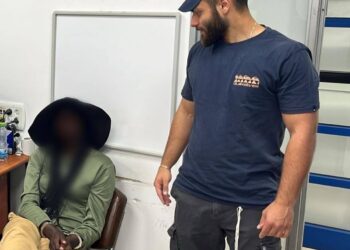 תיירת בריטית גורשה מישראל לאחר שקראה לחרם על המדינה ופרסמה נגד צה״ל