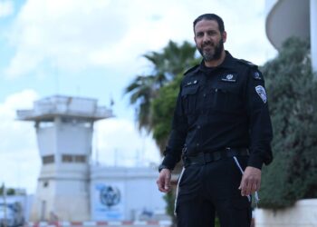 שירות בתי הסוהר מחלק ציציות ללוחמים – לחיזוק החוסן הרוחני של הסגל