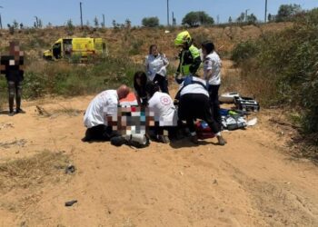 הירי בראשון לציון: החשד - נערים "שיחקו" באקדח של אחד ההורים, בן 13 נפצע אנוש מכדור שנפלט