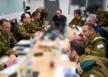 שר הביטחון ישראל כ"ץ: "צה"ל תוקף כעת בעוצמה חסרת תקדים מטרות משטר וגופי דיכוי שלטוניים בלב טהרן״
